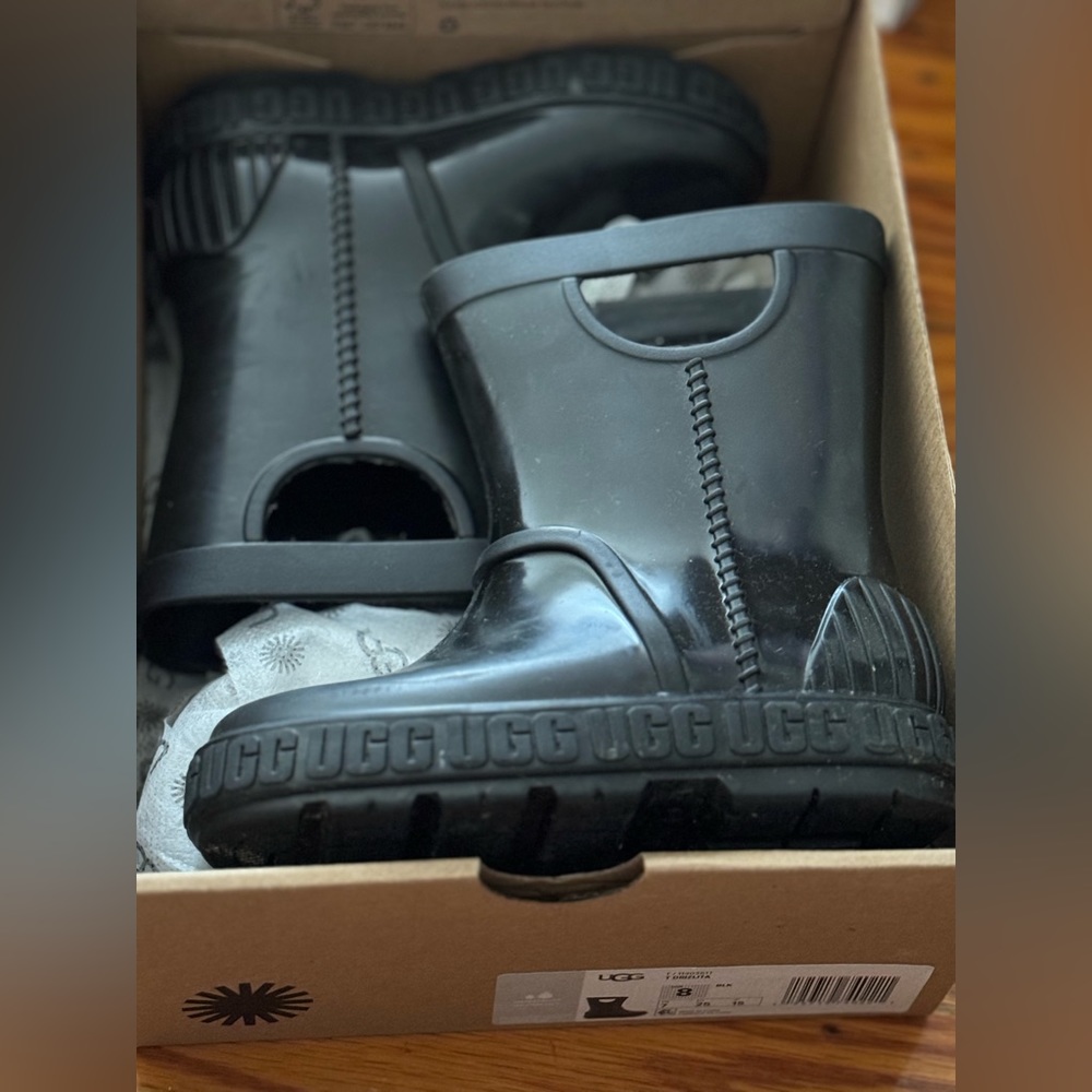 COPY - Ugg rain boots toddler size 7